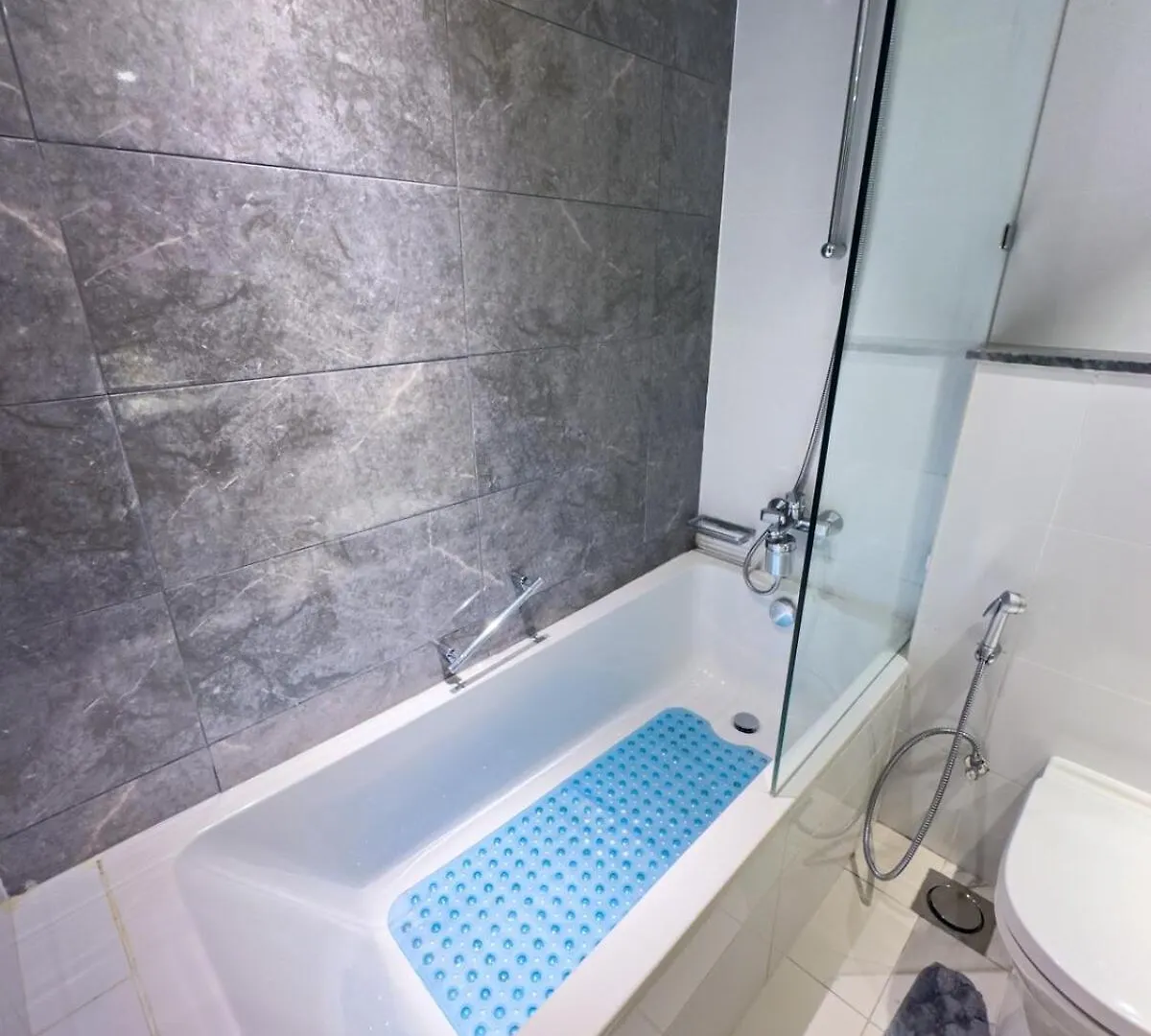 Luxury Meets Serenity 2Br Apt In Noura Tower Dubai Apartment